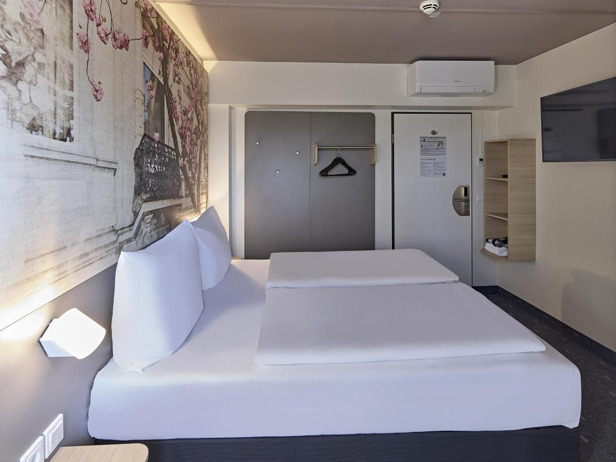 Ibis Hotel 2*