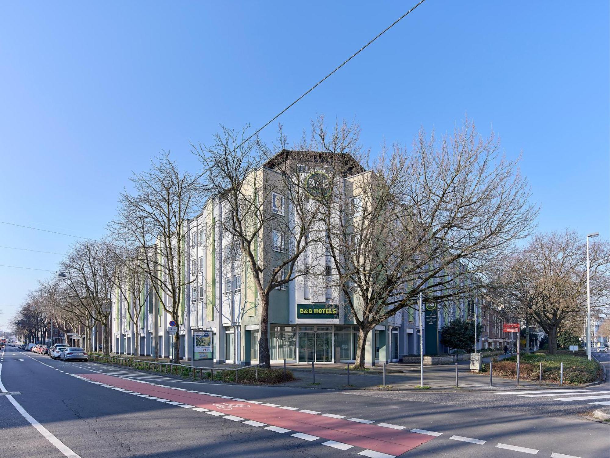 Ibis Hotel 2*
