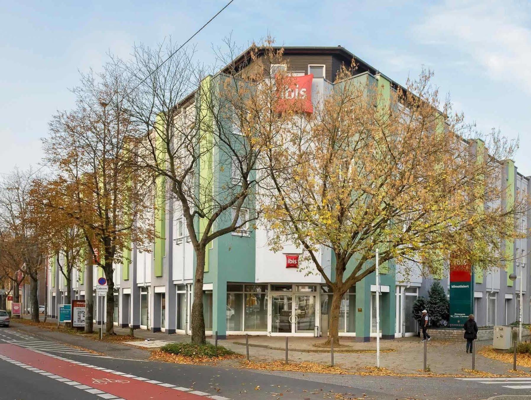 Ibis Hotel 2*